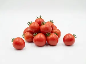 Помидорки черри, местные, 250 гр